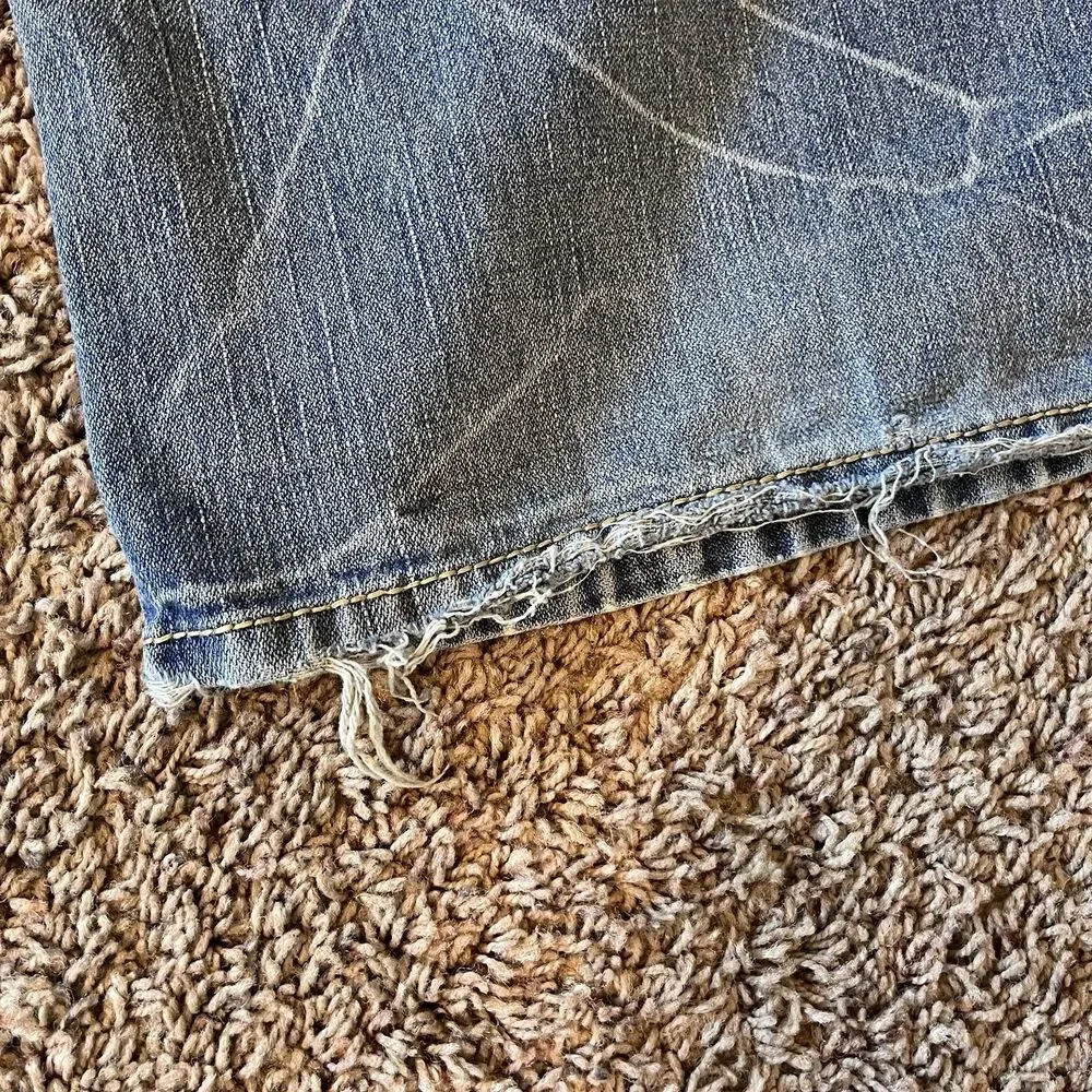 True Religion Straight Leg Big Bobby T Light Wash Blue Denim Jeans 42x33 (42x32)
